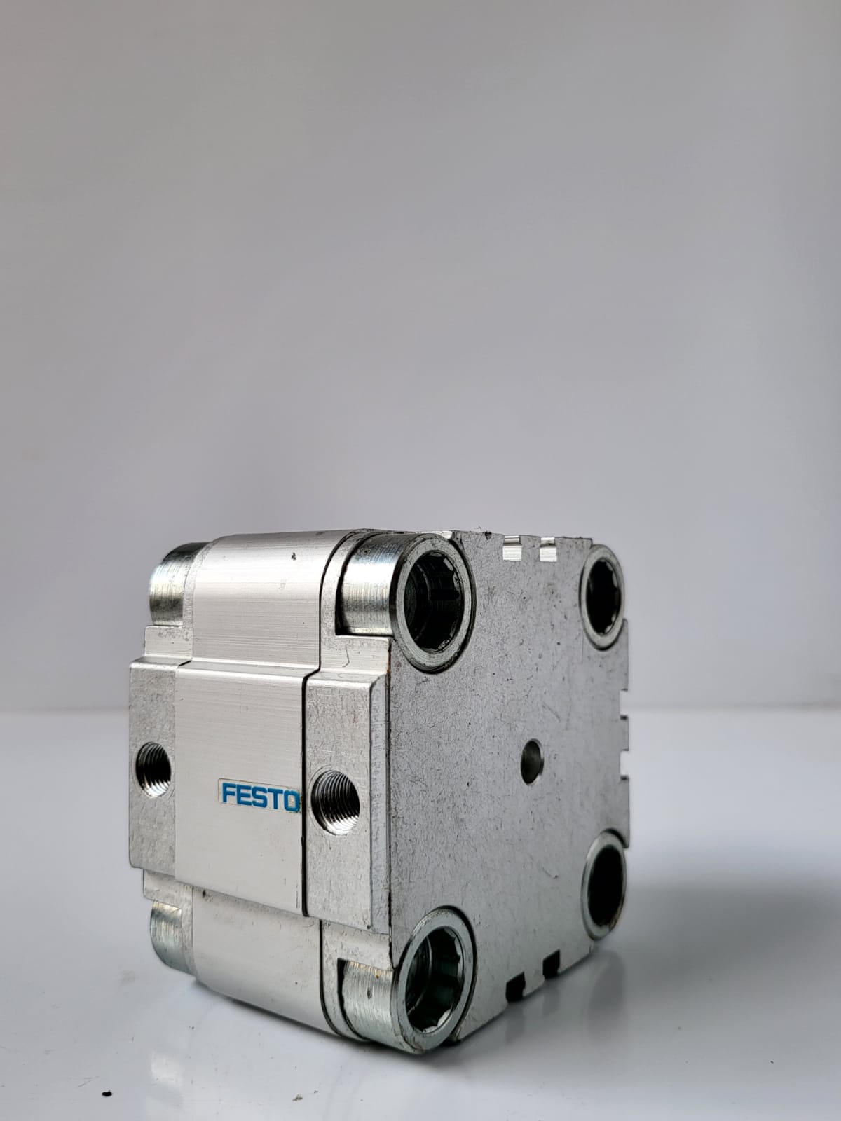 بستم فيستو ADVU -63-10-P-A FESTO