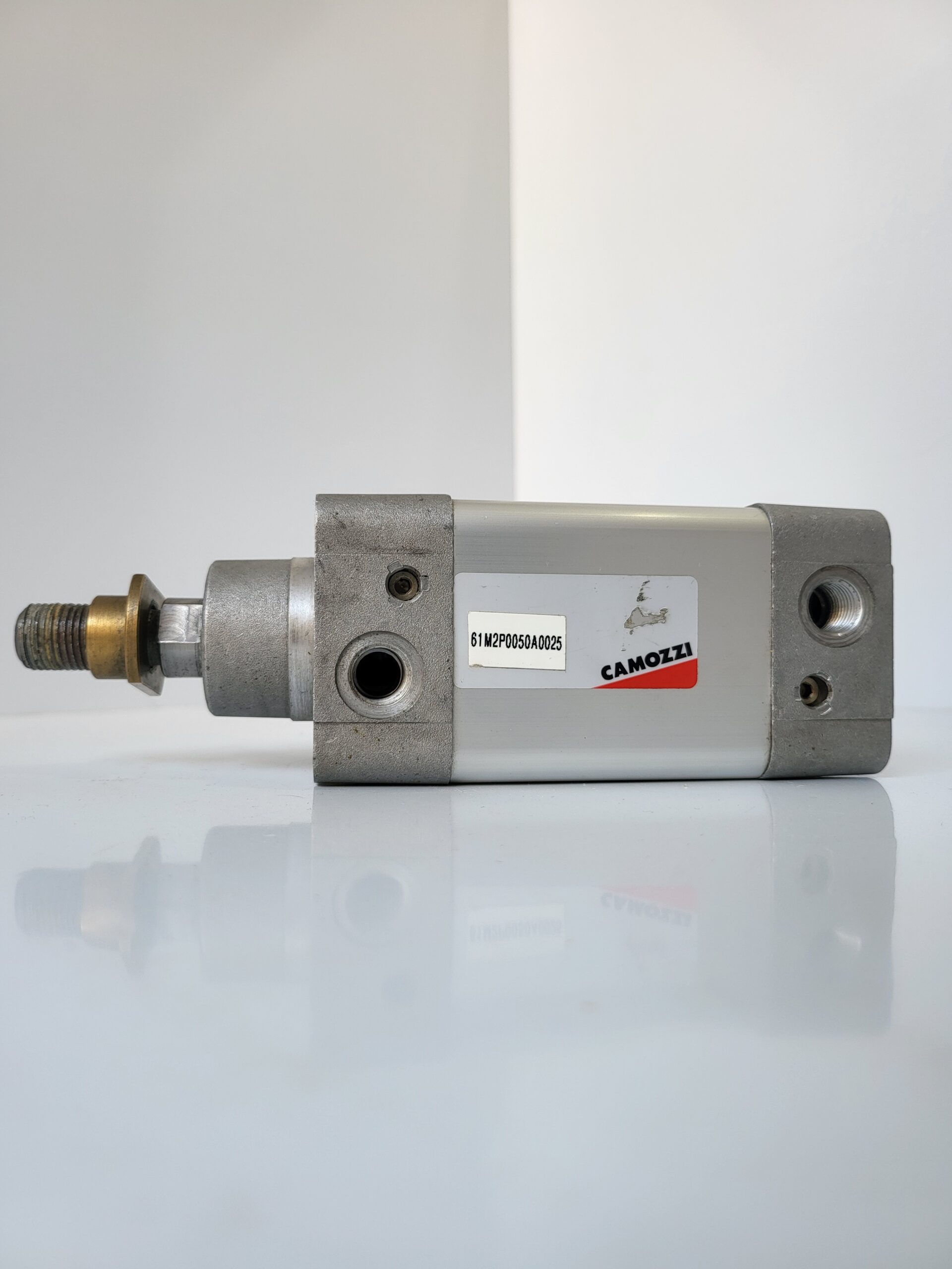 بستم CAMOZZI شوط 25 وقطر 50