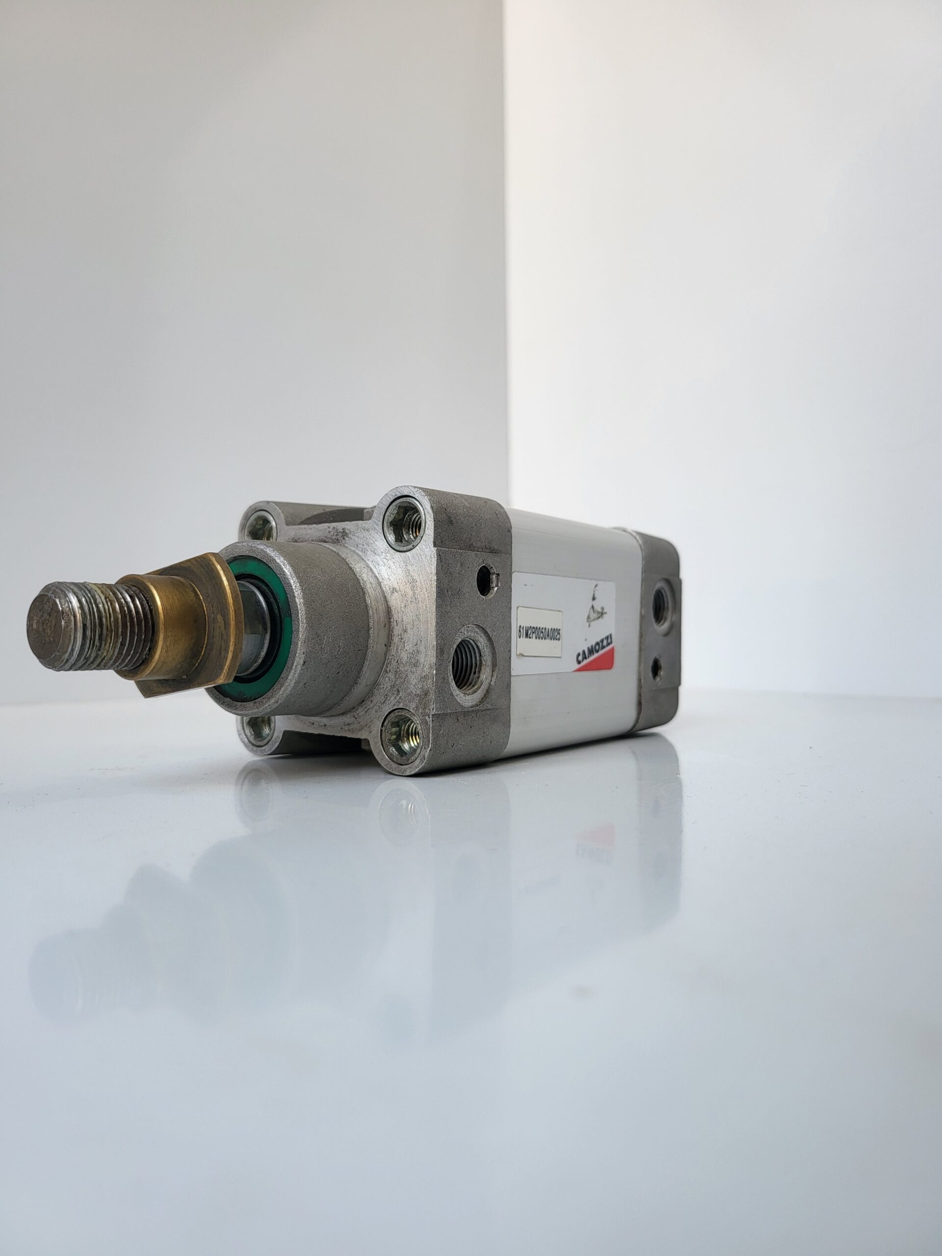 بستم CAMOZZI شوط 25 وقطر 50