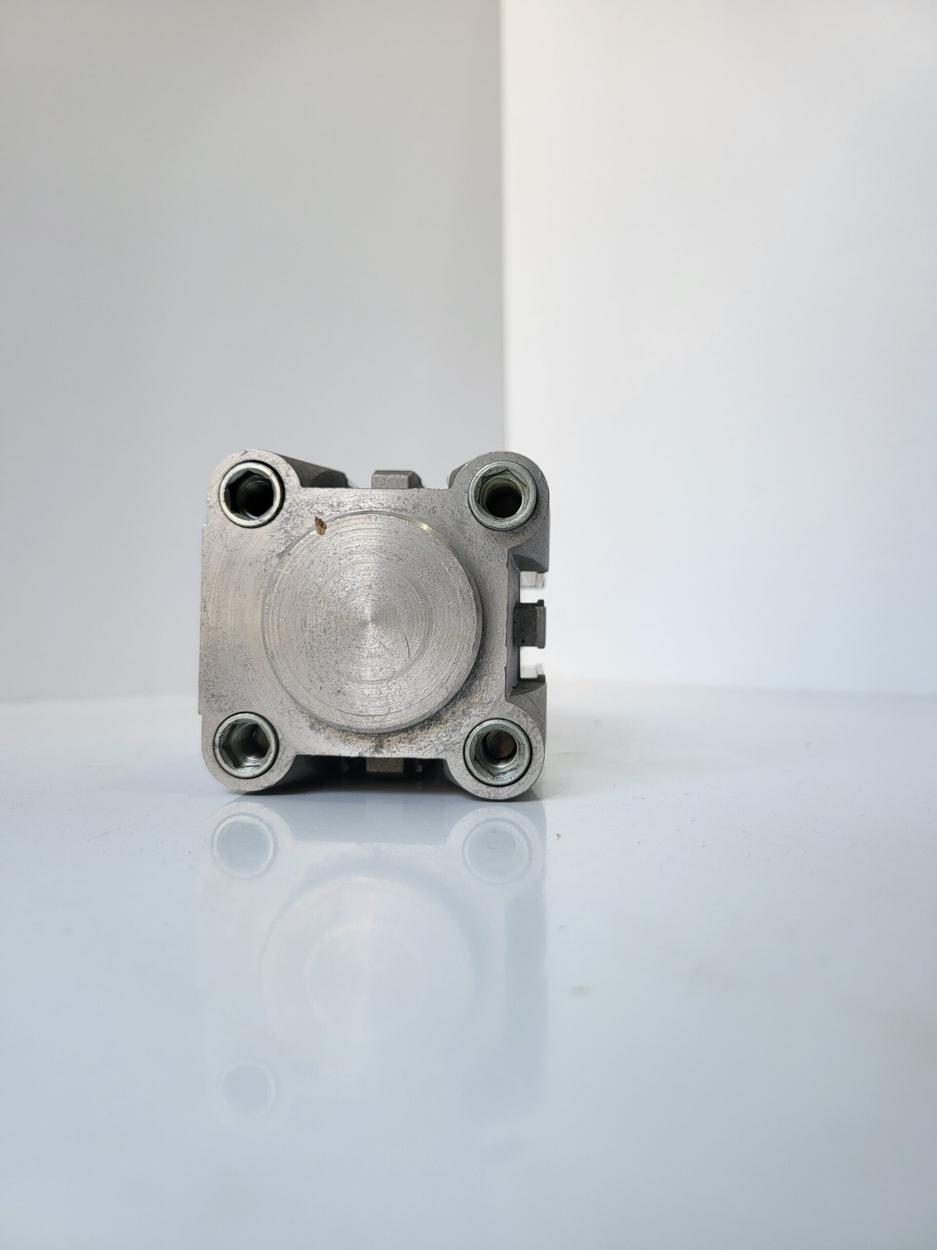 بستم CAMOZZI شوط 25 وقطر 50