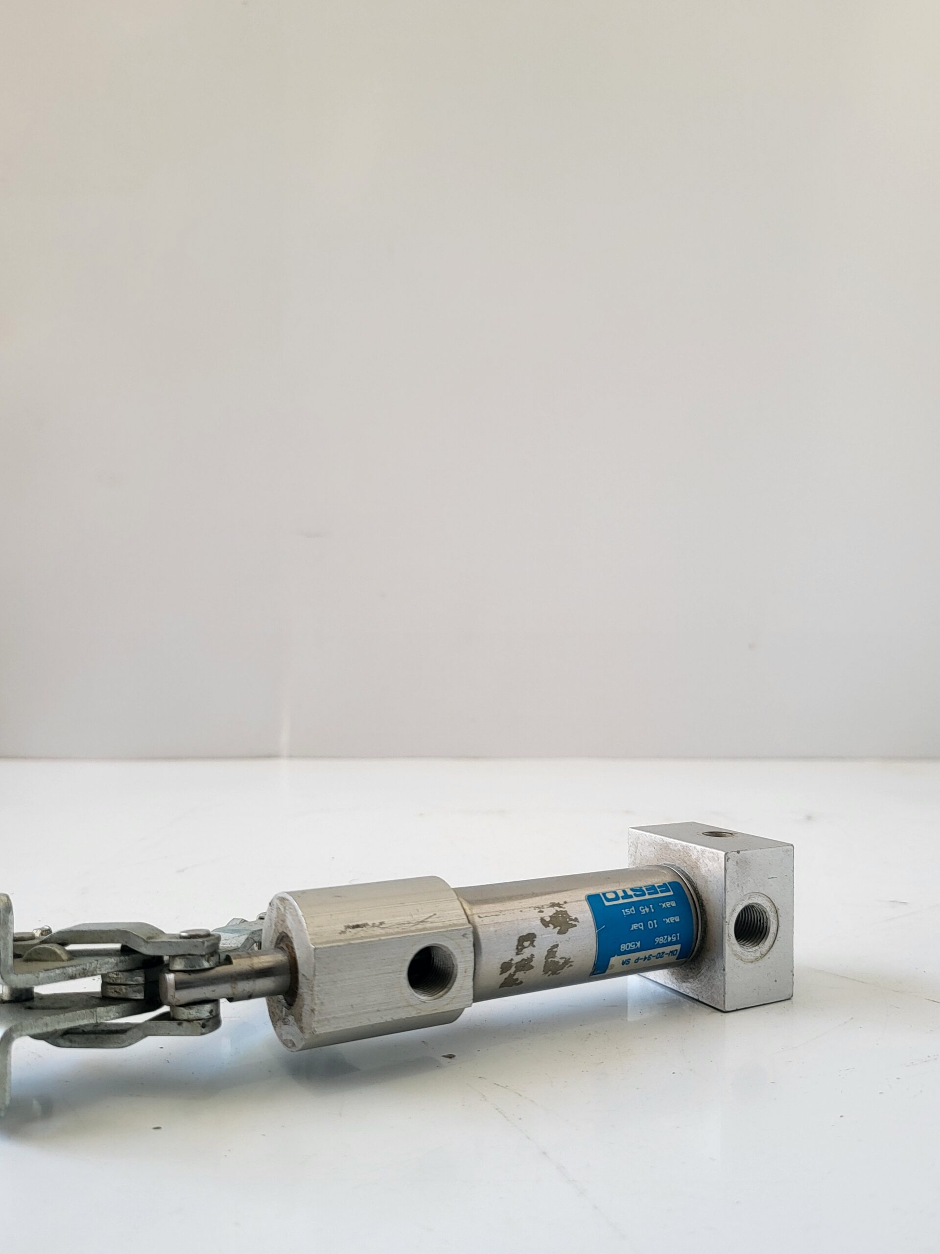 بستم فستو FESTO DW-20-34-P SA