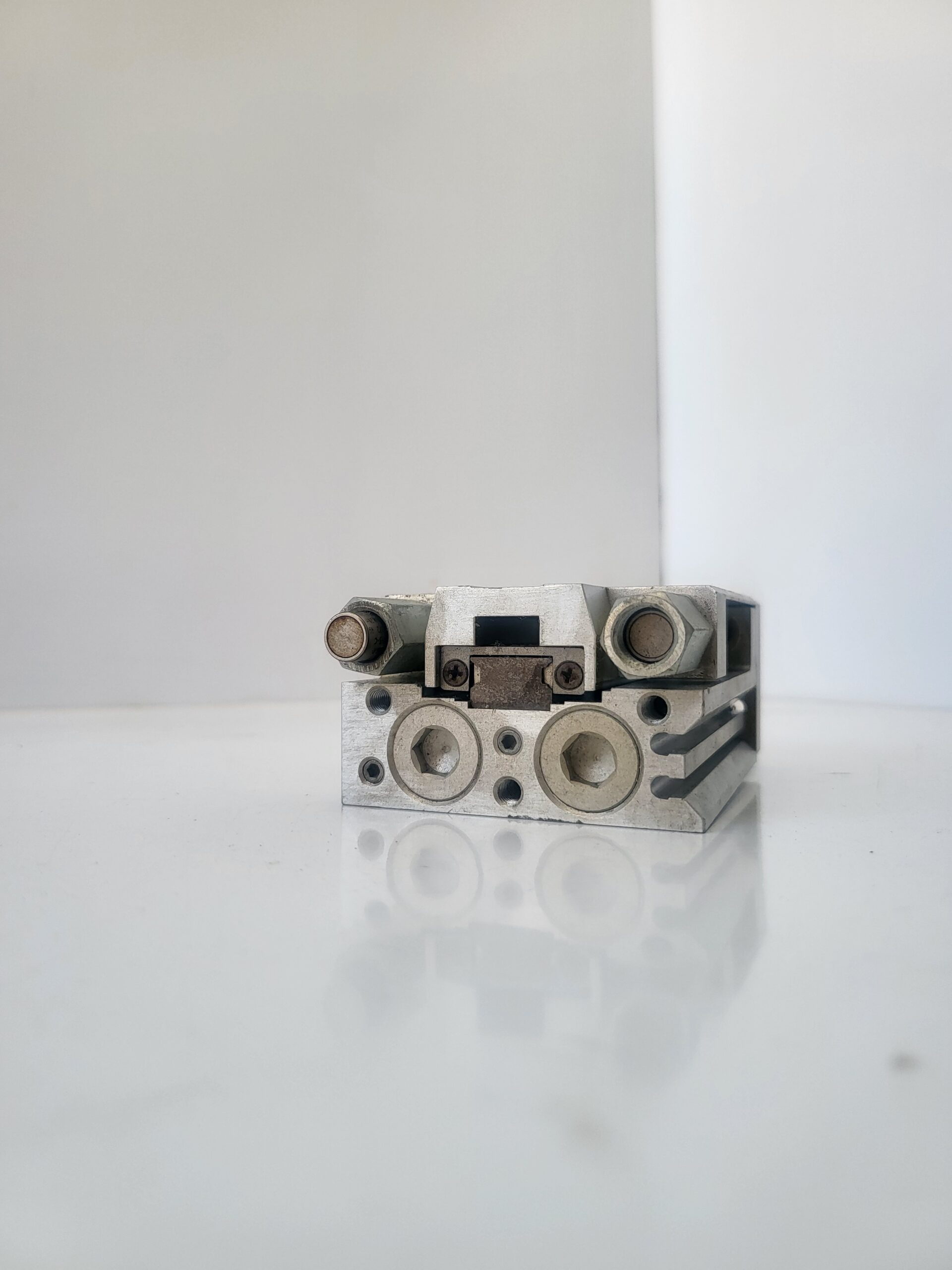 بستم فيستو FESTO SLT-16-40-A-CC-B