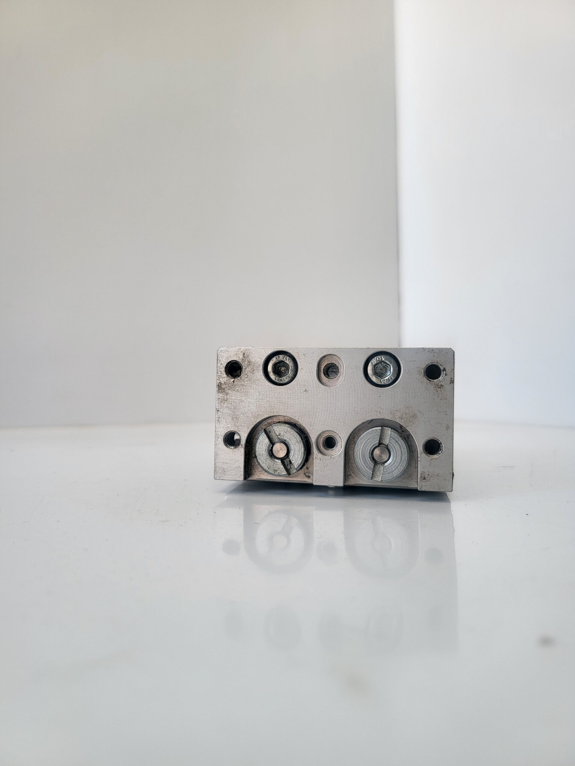 بستم فيستو FESTO SLT-16-40-A-CC-B