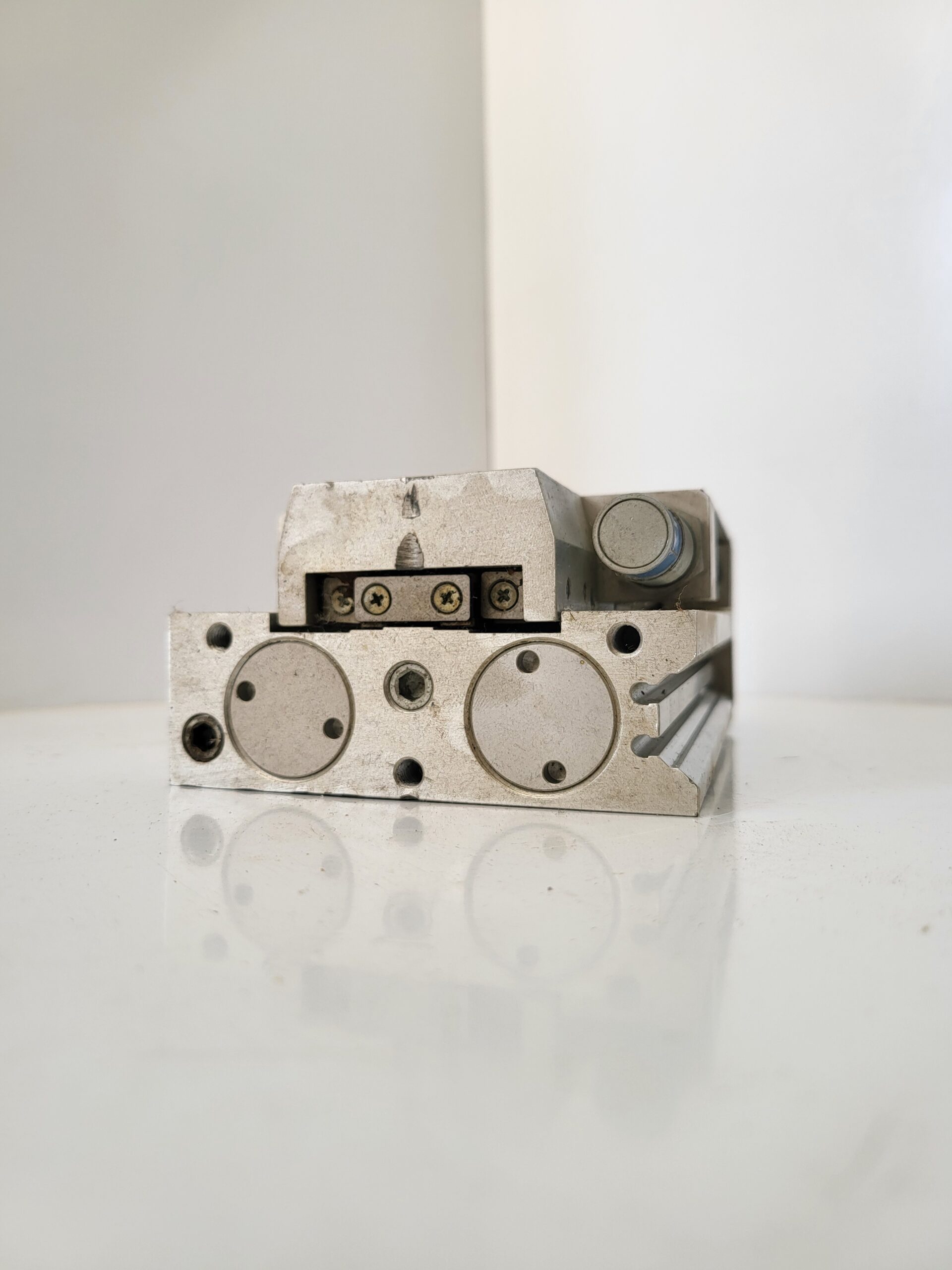 بستم فستو FESTO SLT-25-80-P-A-CC