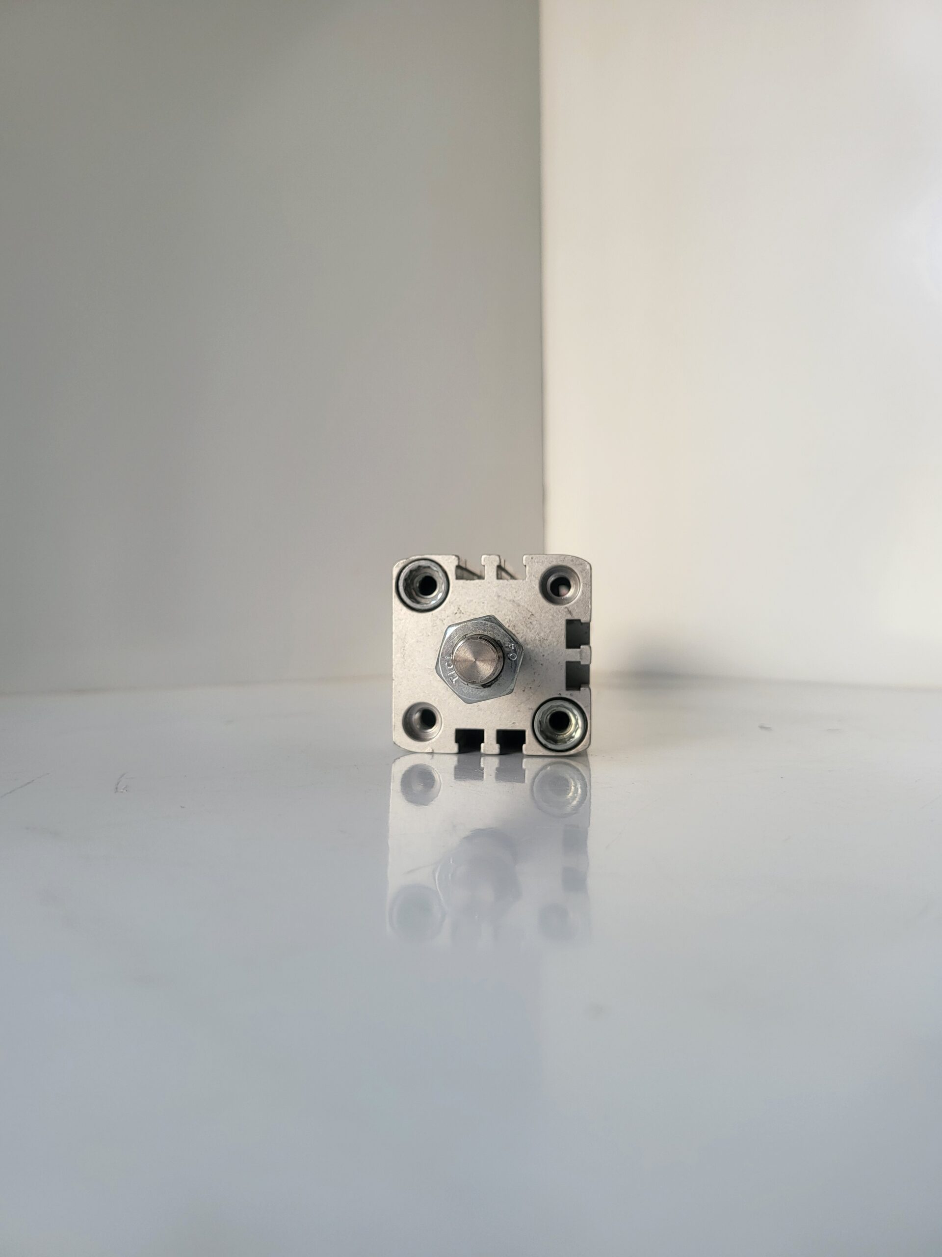 بستم فستو FESTO ADN-32-210-KP-A-P-A